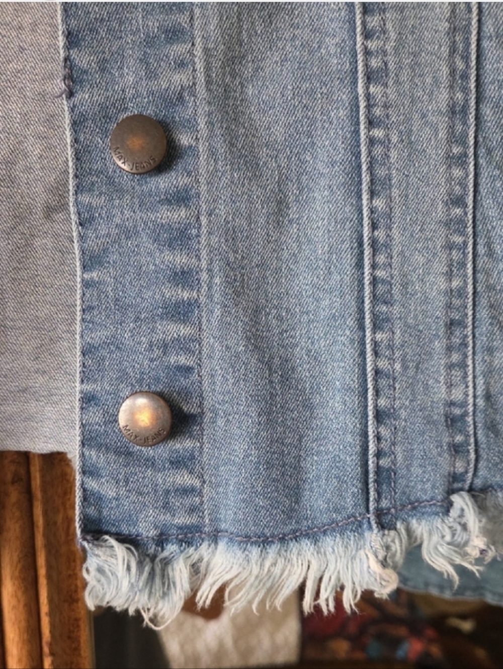 Max Jeans Light Wash Denim Jacket with Frayed Hem - Picture 5 of 7